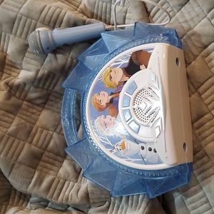 Child's karaoke machine 🎤 🎙